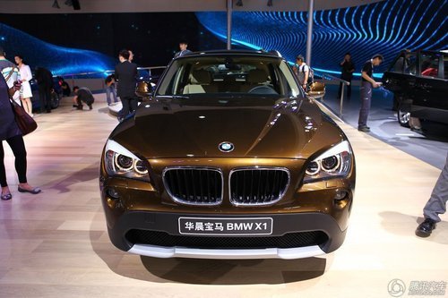 国产宝马x1车型将为用户提供不同的前大灯组