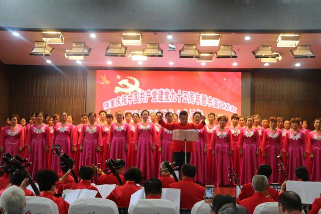 隆重庆祝建党95周年暨中国工农红军胜利到达陕北80周年