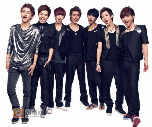 快乐天团8090入住男生宿舍 快男7强放狠话