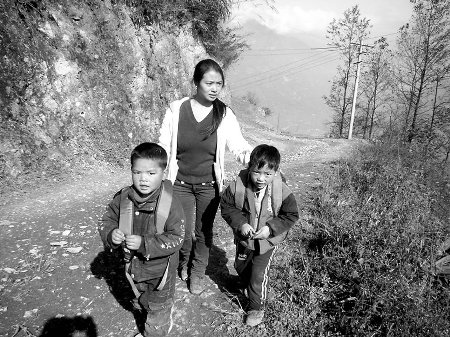 乐山最美乡村女教师扎根最小学校3年(图)