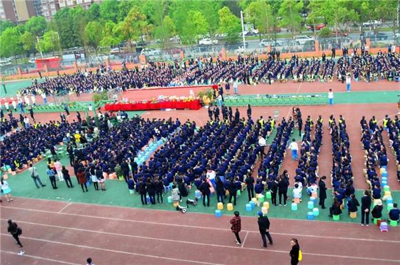 成都七中实验学校小学部举办科技文化节暨校园