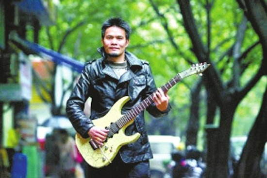 草根歌手救血癌女孩130场义演 筹款40万(图)