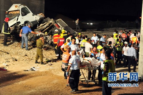 以色列发生列车与小客车相撞事故 7死20伤