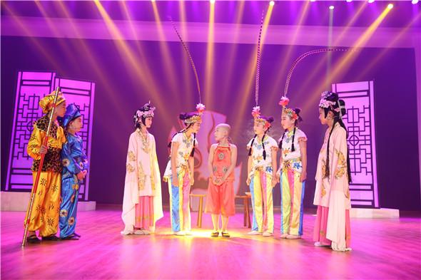 成都市第十二届中小学生艺术节在棠湖中学举行