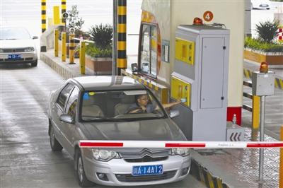 四川试点高速自动取卡 像停车场一样(图)_大成网_腾讯网