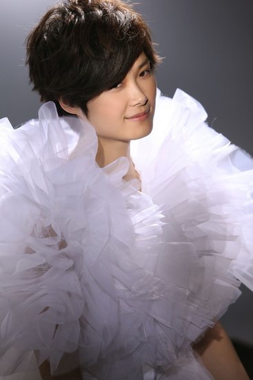 李宇春2011年首开个唱 演唱会唱新歌令人期待