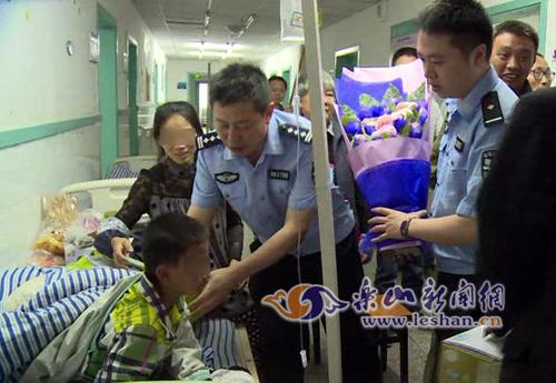 乐山10岁儿童被绑架 民警奋战6小时成功解救(图)