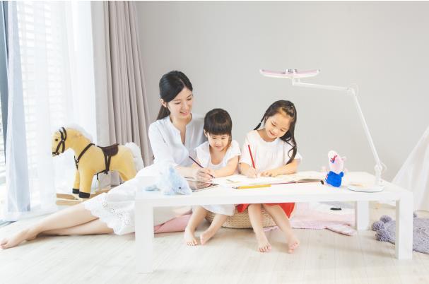 《明日阅读》分享会成都举行 明基推动亲子共读