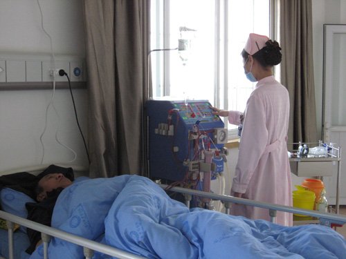 只为患者舒心--泸中医院血液透析室掠影采访
