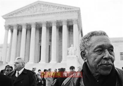 5:4裁决 美国人人皆可有枪_新闻滚动