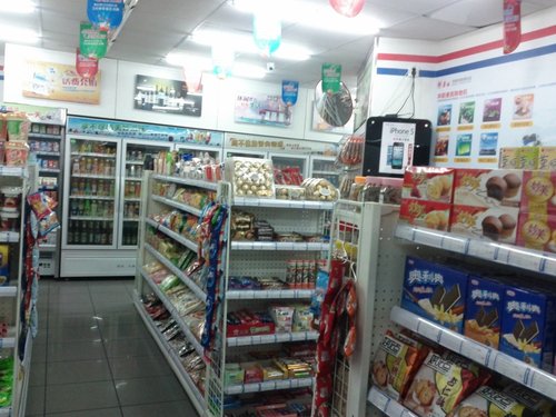 华联网络便利店将新增30家 争相抢占店铺