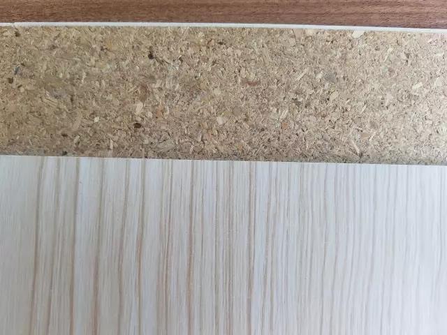 在实木颗粒板这方面,派阳山的颗粒板做得比较好,很多大品牌都在用.