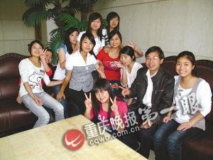 农家女孩泪别高考 随订婚男友外出打工_滚动新闻