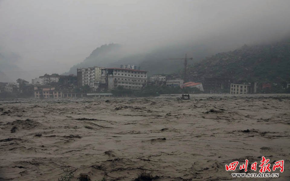 图殇:暴雨袭来 静静的北川老县城
