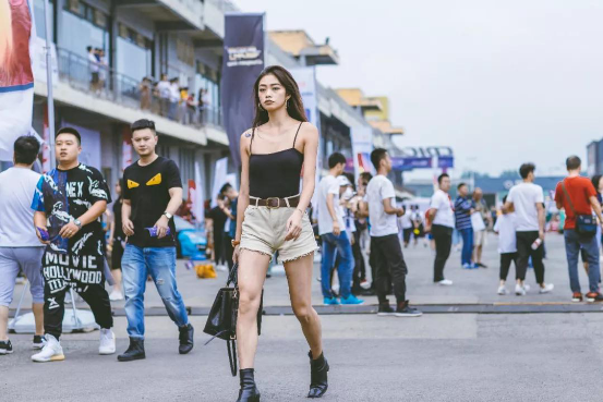2018联想Z5极速之夜燃情收官歌手图片夜店美女 2018联想Z5极速之夜燃情收官歌手图片夜店美女