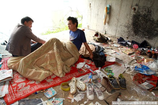 四川籍富二代<em>迷恋</em>赌博 输光家产睡桥洞(图)_大