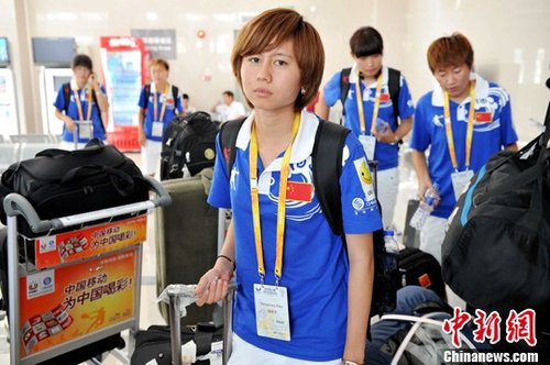 中国代表团男足女足队员进驻深圳大运村