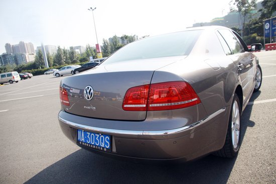 低调的华丽 成都评测大众辉腾3.0柴油版