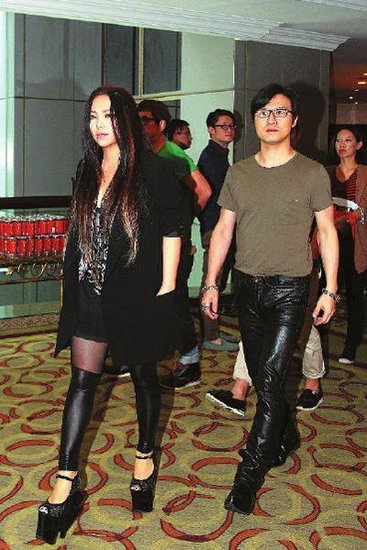 张惠妹急瘦被侃海绵<em>妹</em>发型和高跟<em>鞋</em>成法宝_大