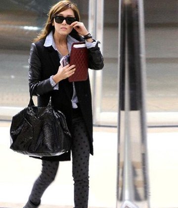 街拍<em>少女时代</em> 时髦<em>外套</em>搭出百变造型(组图)_大