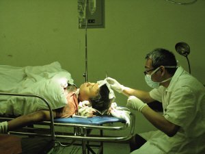 川籍小伙自割4刀后跳楼 只因拿不出3万聘礼