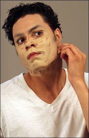 揭秘传说中的易容术:美女瞬时变成老翁