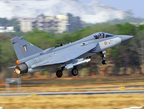 印度首款国产战机亮相 重要部件均依赖进口