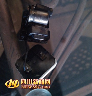 手机充电时玩会爆炸吗_手机充电滴滴滴滴的响_手机充电器充电时爆炸