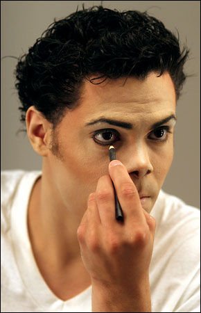 揭秘传说中的易容术:美女瞬时变成老翁