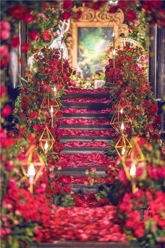 谁说红玫瑰婚礼俗气 看别人家怎么做的