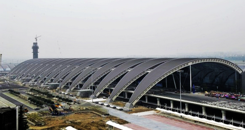 历史性步伐 成都机场t2航站楼正式运行(图)