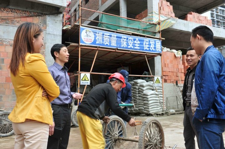 简介 - 第三届 四川省维护职工权益杰出律师 评