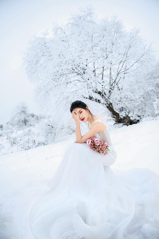 浪漫冬季大片 雪地婚纱照唯美梦幻