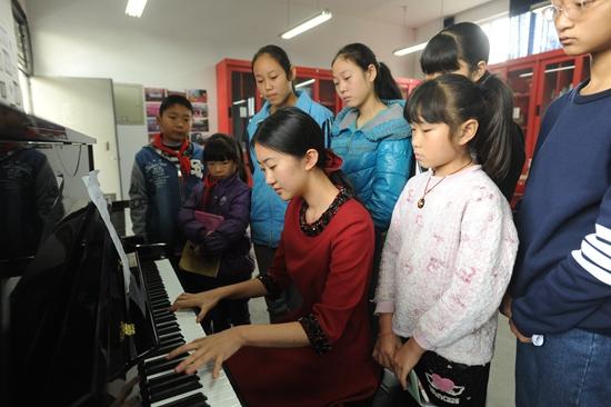 成都初中小学霸助力希望学子圆梦