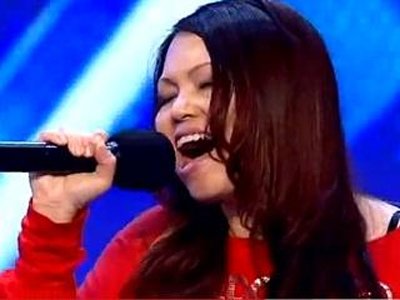 44岁华裔女参加英国选秀节目 走音嘶吼走红