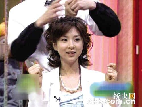 星野亚希遭<em>丝袜</em>套头 写真<em>女王</em>骤变如花_<em>腾讯</em>
