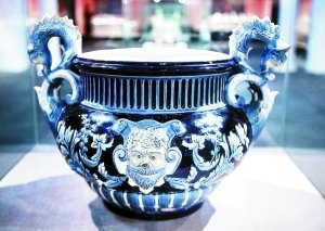 中国瓷器影响欧洲工业革命 访收藏家帕拉克维