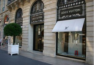 组图:解析巴黎奢侈品打折购物最佳时间地点_时