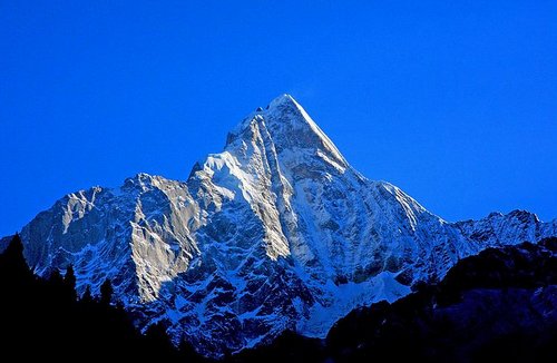 川人首次登顶四姑娘山幺妹峰