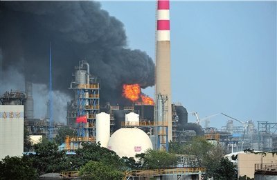 监测称中石油大连石化起火事故未污染海域