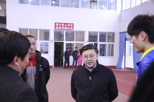 成都市副市长慰问第七届城运会成都田径队