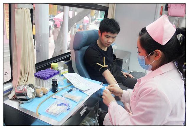 泸州丽人女子医院组织三八妇女节专场献血活动
