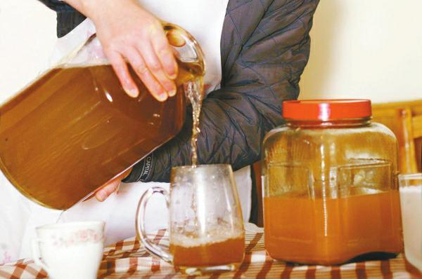 成都市民自酿葡萄酒 甲醇超标200余毫克\/升(图