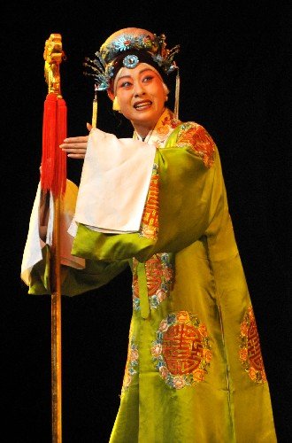 从<em>秦腔</em>《<em>杨门女将</em>》看青春版戏曲:能否担起振