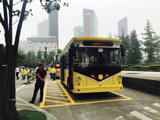 理县正式开通旅游直通车 自由行游客方便了