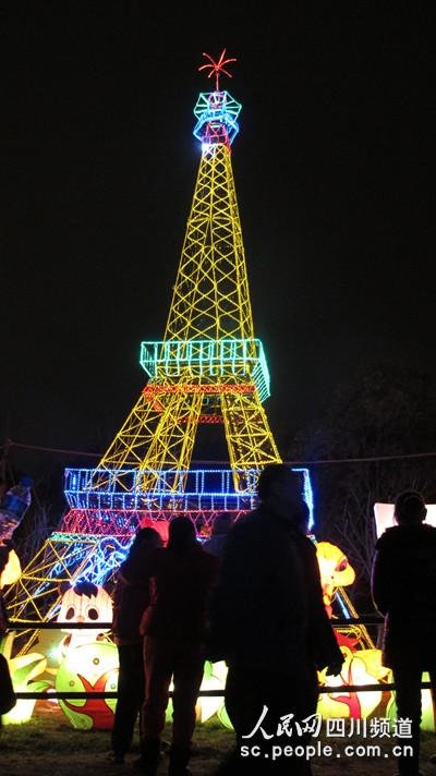 熊猫带你游世界!成都第45届国际熊猫灯会开幕