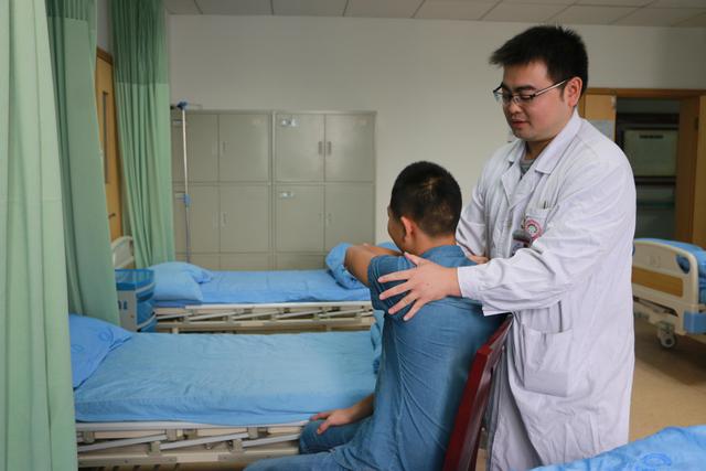 泸州市中医医院针灸康复治疗骨折和运动损伤