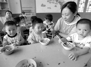 《成都市幼儿园膳食管理办法》:中西餐结合