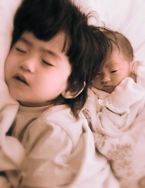 明星添丁有喜掀热潮 张柏芝生美男刘嘉玲扫童装【图】