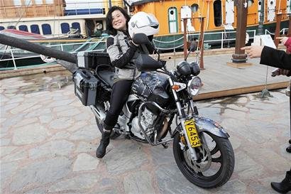 四川90后摩托女孩 单人单车骑游土耳其